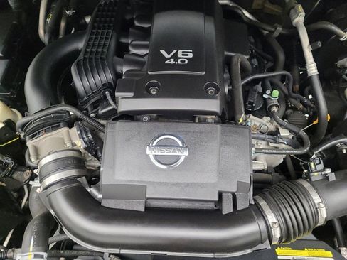 Used 2015 Nissan Frontier Desert Runner image 30