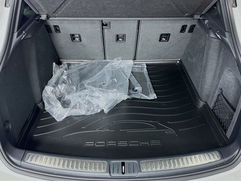 Certified 2025 Porsche Macan image 25