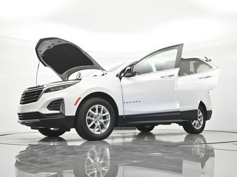 Used 2024 Chevrolet Equinox LT AWD/4WD image 48