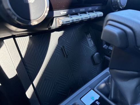 Used 2025 Toyota Tacoma SR image 20