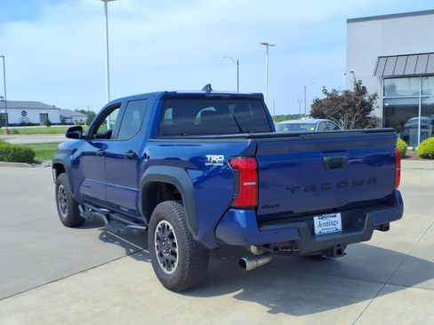 Used 2024 Toyota Tacoma TRD Off-Road AWD/4WD image 3