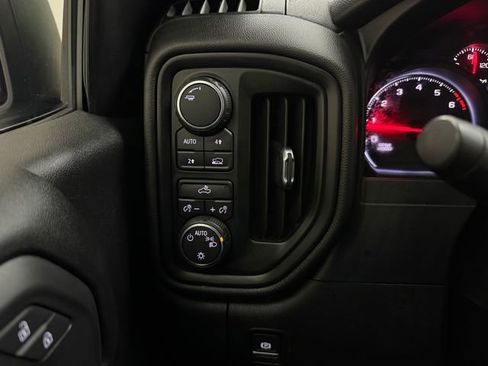 Used 2019 Chevrolet Silverado 1500 Custom w/ Custom Convenience Package AWD/4WD image 12