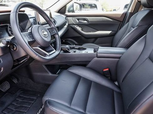 Used 2023 Nissan Rogue SV w/ SV Premium B Package FWD image 23