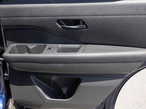 Used 2025 Nissan Pathfinder SV AWD/4WD image 19