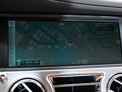 Used 2016 Rolls-Royce Wraith RWD image 18