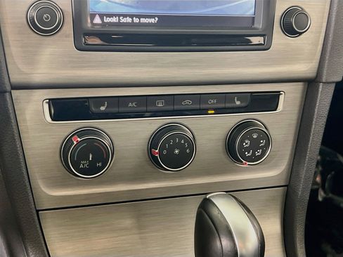 Used 2017 Volkswagen Golf Wolfsburg Edition FWD image 15