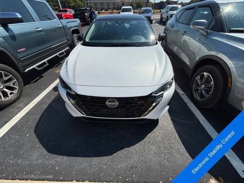 Used 2025 Nissan Sentra SR FWD image 7