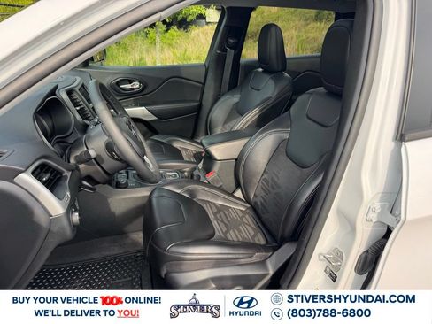Used 2022 Jeep Cherokee Latitude w/ Sun & Sound Group AWD/4WD image 18