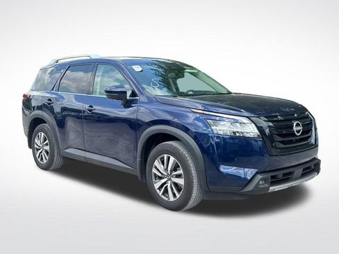 Used 2022 Nissan Pathfinder SL w/ Lighting Package (N92) AWD/4WD image 9