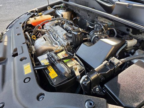 Used 2011 Toyota RAV4 4WD image 30