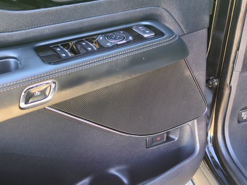 Used 2025 Lincoln Aviator 2WD image 13