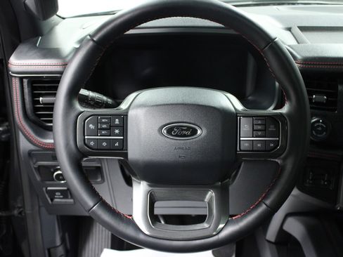 Used 2024 Ford Expedition Limited image 18