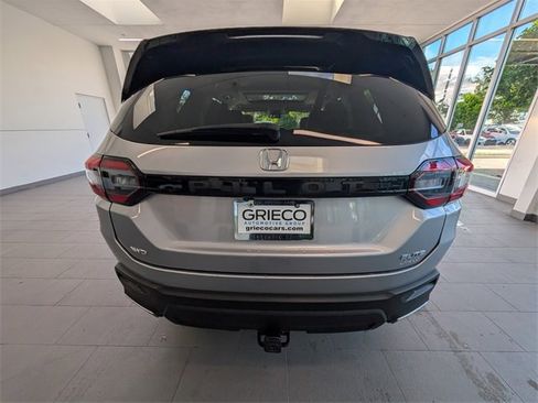 Used 2023 Honda Pilot Elite image 11