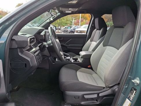 Used 2025 Toyota 4Runner TRD Off-Road image 17