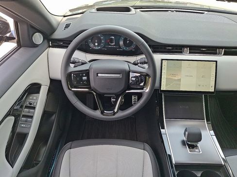 New 2026 Land Rover Range Rover Evoque Hoxton AWD/4WD image 7