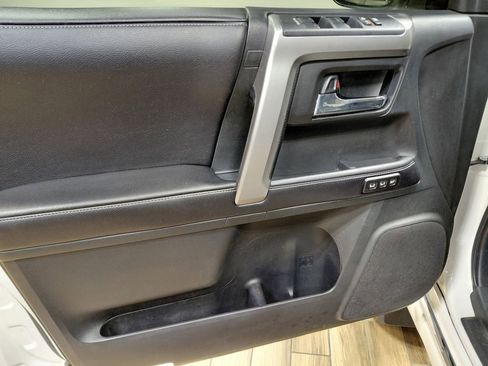 Used 2016 Toyota 4Runner Limited AWD/4WD image 40