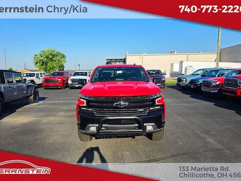 Used 2021 Chevrolet Silverado 1500 LT Trail Boss w/ Convenience Package II AWD/4WD image 2