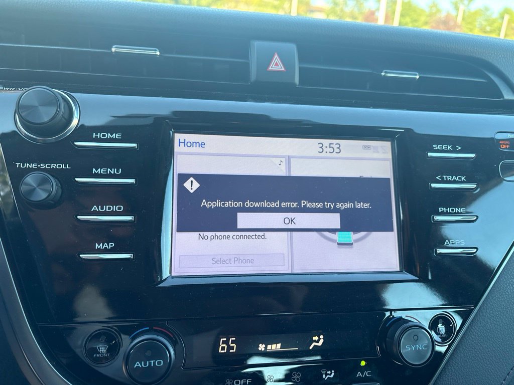 Used 2019 Toyota Camry LE FWD image 16