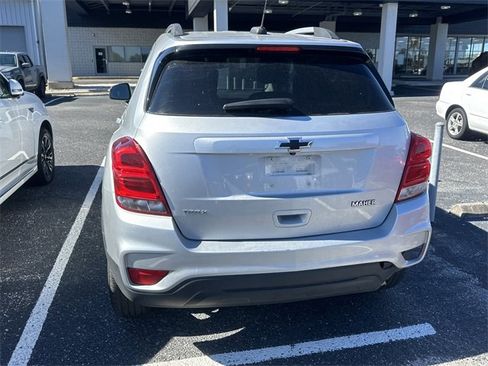 Used 2022 Chevrolet Trax LT w/ Sport Edition image 9