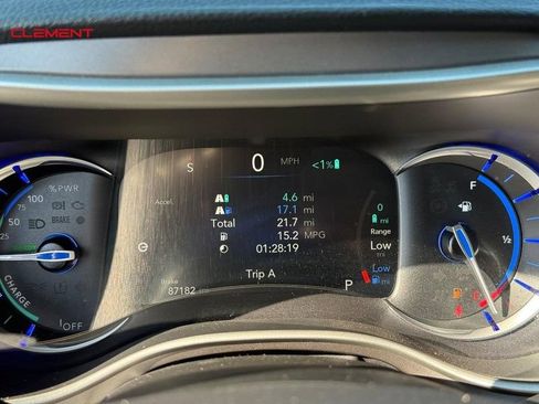 Used 2022 Chrysler Pacifica Touring-L FWD image 24