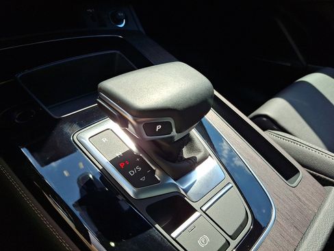 Certified 2024 Audi Q5 2.0T Premium Plus image 16