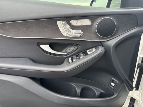 Used 2022 Mercedes-Benz GLC 300 4MATIC image 13