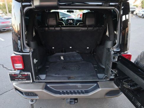 Used 2016 Jeep Wrangler Unlimited Sahara image 35