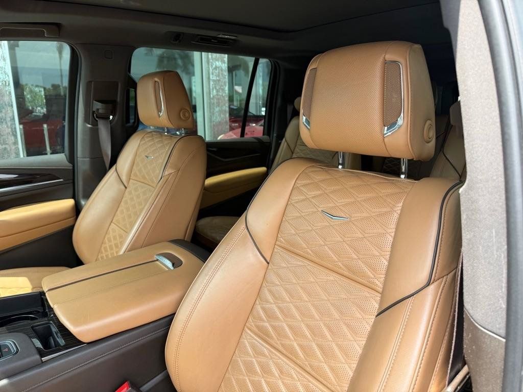 Used 2022 Cadillac Escalade ESV Sport w/ Touring Package AWD/4WD image 16
