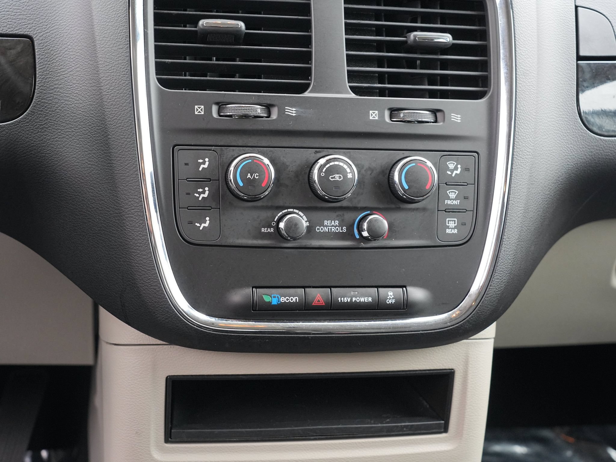 Used 2017 Dodge Grand Caravan SE w/ Power Window Group FWD image 24