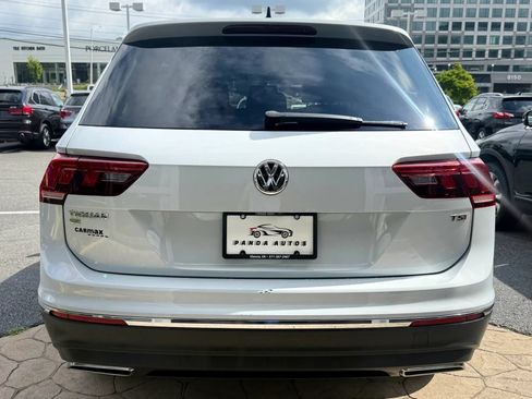 Used 2018 Volkswagen Tiguan SE w/ 18" Alloy Wheels Package FWD image 6