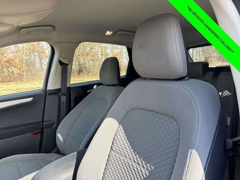Used 2020 Ford Escape SE image 6