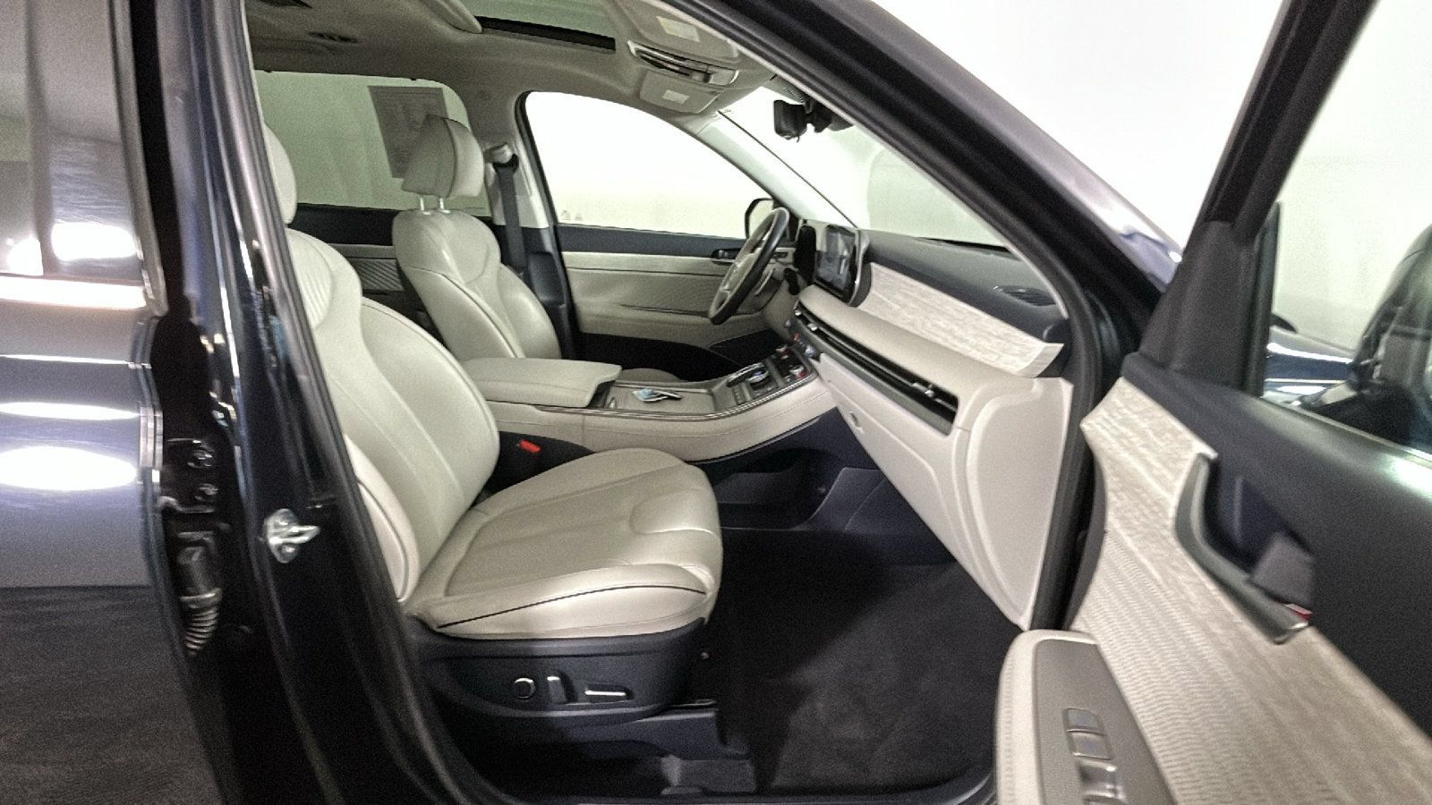 Used 2024 Hyundai Palisade Calligraphy FWD image 34