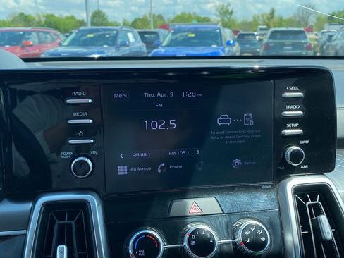 Used 2021 Kia Sorento LX image 16