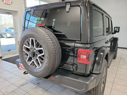 Used 2024 Jeep Wrangler Sahara AWD/4WD image 49