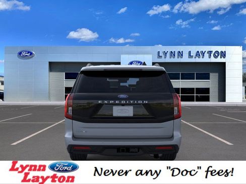 New 2025 Ford Expedition Active image 5