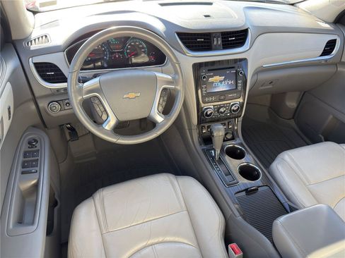 Used 2014 Chevrolet Traverse LT AWD/4WD image 15