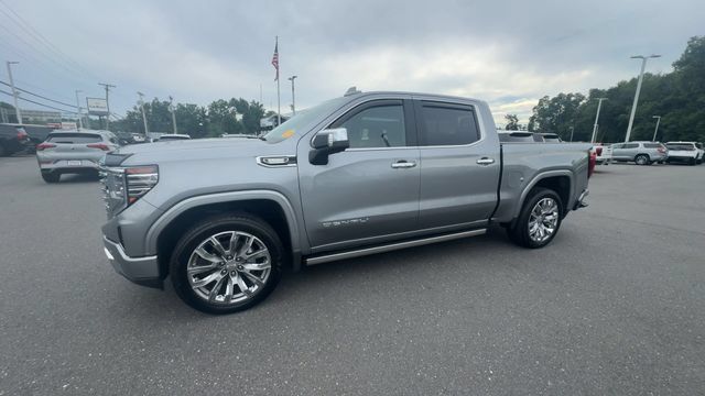 Used 2025 GMC Sierra 1500 Denali w/ Denali Reserve Package AWD/4WD image 4