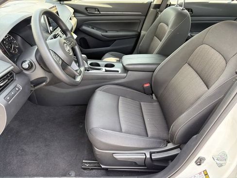 Certified 2025 Nissan Altima 2.5 S FWD image 18