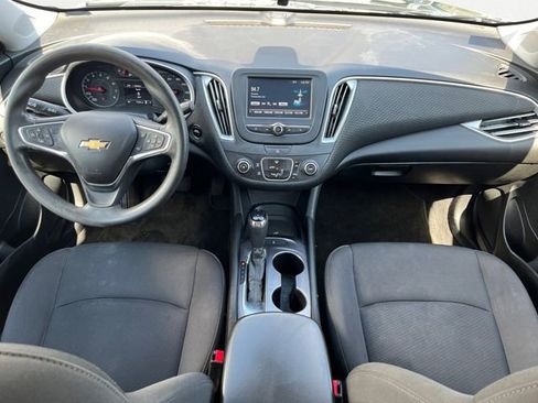 Used 2018 Chevrolet Malibu LS w/ LPO, Convenience Package 1 FWD image 11
