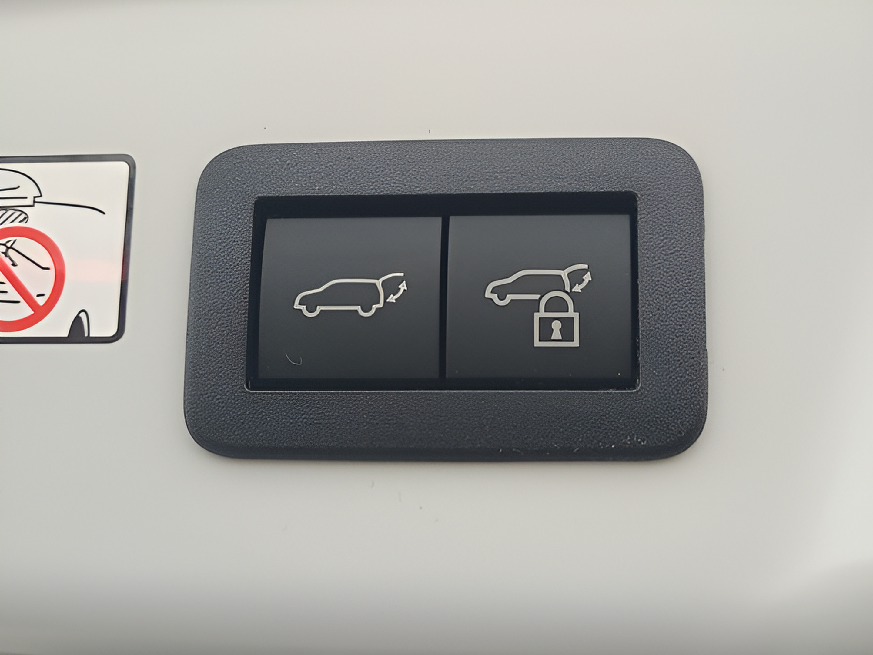 New 2026 Toyota Prius Plug-In Hybrid w/ Limited Premium Package FWD image 28
