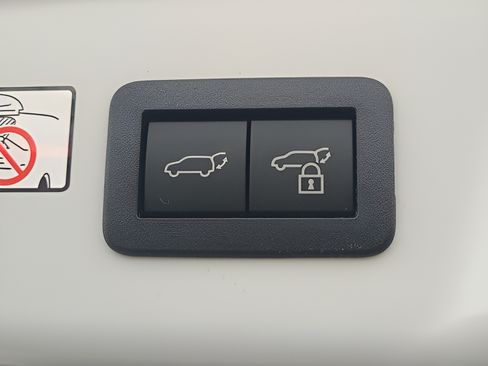 New 2026 Toyota Prius Plug-In Hybrid FWD image 28