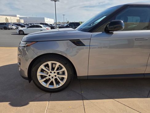 Used 2025 Land Rover Range Rover Sport AWD/4WD image 3
