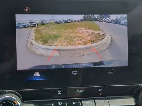 Used 2023 Chevrolet Colorado W/T image 18