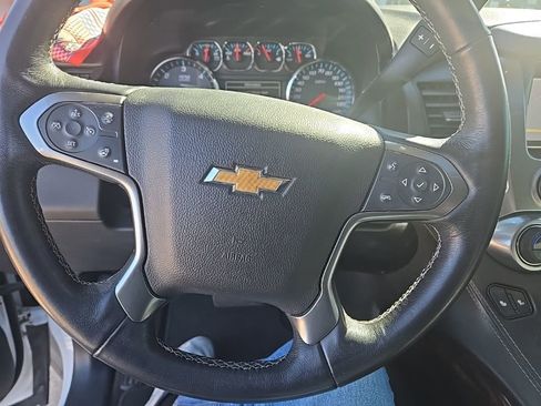 Used 2018 Chevrolet Suburban LT image 6
