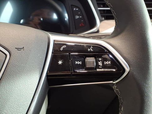 Used 2025 Audi A6 Premium Plus w/ Premium Plus Package image 16
