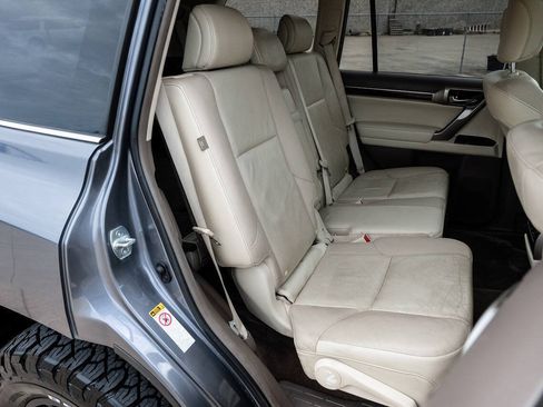 Used 2015 Lexus GX 460 w/ Premium Package AWD/4WD image 36
