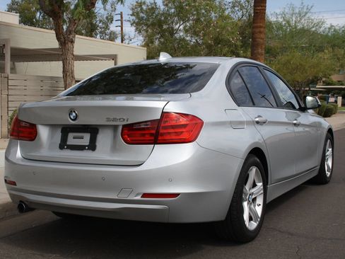 Used 2014 BMW 320i Sedan RWD image 4