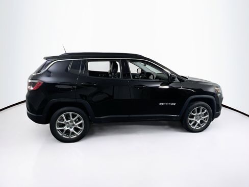 Used 2022 Jeep Compass Latitude AWD/4WD image 4