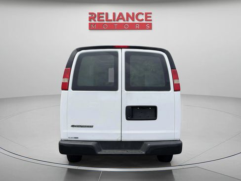 Used 2014 Chevrolet Express 2500 RWD image 5