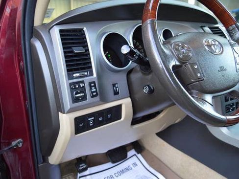 Used 2011 Toyota Sequoia Platinum image 35